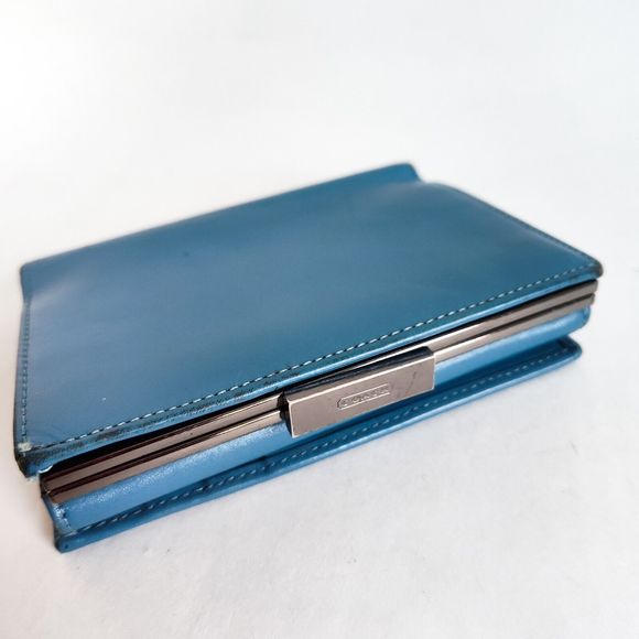 Vintage COACH Minimalist Baby Blue Smooth Leather Wallet Bi-Fold Coin 5"x4" - Picture 2 of 6